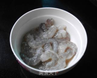 菠萝虾球的做法步骤：3