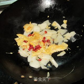 白薯片炒蛋的做法步骤：7
