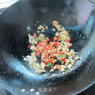花生米肉末炒干萝卜的做法步骤：5