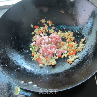 花生米肉末炒干萝卜的做法步骤：6