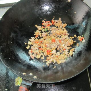 花生米肉末炒干萝卜的做法步骤：7