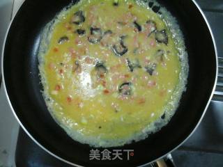 海参火腿鸡蛋饼的做法步骤：3