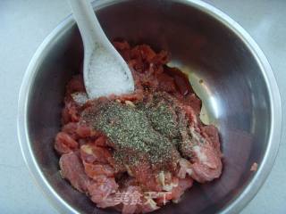 甘香弹牙---牛肉干的做法步骤：2