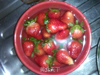 青瓜拌草莓的做法步骤：3