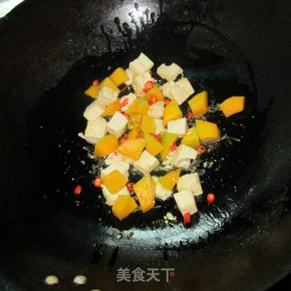 嫩豆腐配南瓜丁的做法步骤：6