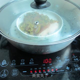 酸豆角蒸皱皮肉的做法步骤：5