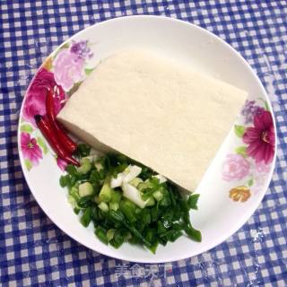 金银豆腐的做法步骤：1