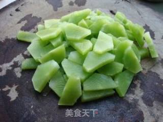 腊肉炒莴笋的做法步骤：2