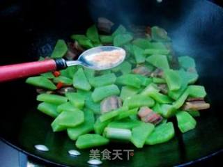 腊肉炒莴笋的做法步骤：4