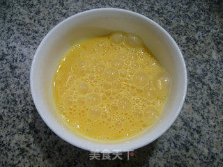 培根青瓜炒鸡蛋的做法步骤：3