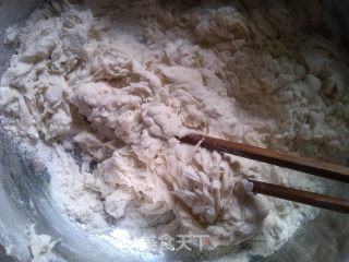 梅菜扣肉饼的做法步骤：2