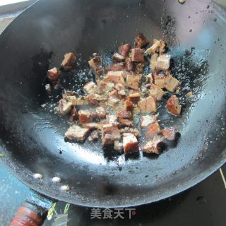 白薯炒腊鸡的做法步骤：3