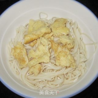 鱼汤鸡蛋面的做法步骤：5