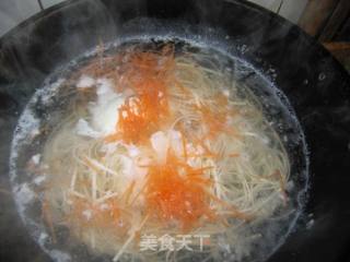 芦笋鸡蛋面的做法步骤：3