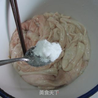 熏烤橙香猪大肠的做法步骤：2