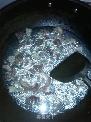 菠萝鸡胗的做法步骤：2