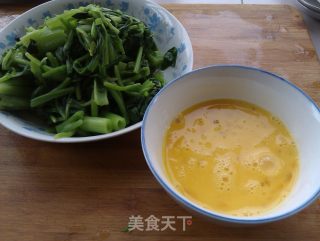 菠菜炒鸡蛋的做法步骤：5