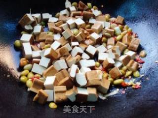 青豆豉炒豆腐干的做法步骤：6