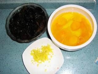 素三鲜水饺－－－春天的韭菜那是一个香的做法步骤：3