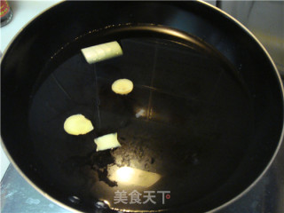 酸酸甜甜酸梅酱排骨的做法步骤：2