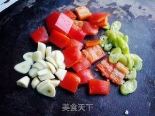 腊肉炒口蘑的做法步骤：2
