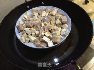 排骨粉丝蒸芋头的做法步骤：5