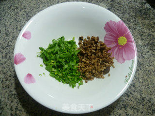 菜心茶树菇鸡蛋饼的做法步骤：3