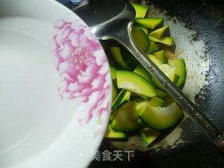 五花肉炒嫩南瓜的做法步骤：8