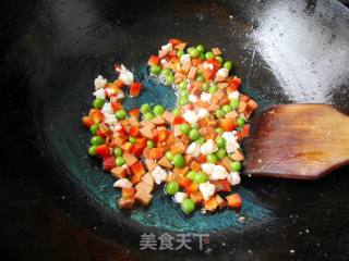 菠萝炒饭的做法步骤：6