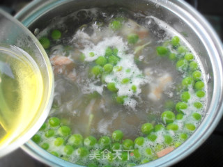 青豆鲜虾羹的做法步骤：6
