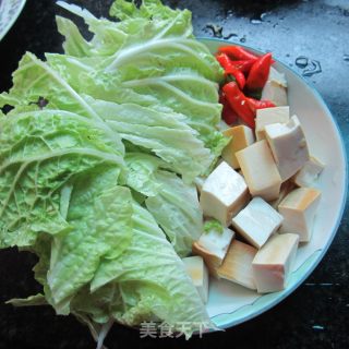 白菜煮豆腐的做法步骤：1