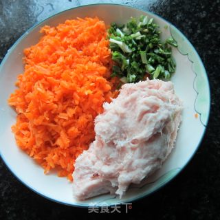 猪肉胡萝卜馅饺子的做法步骤：2