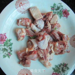 孜然鸡丁的做法步骤：2