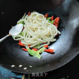 白菜炒粉的做法步骤：4
