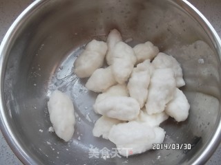 东北酸汤子的做法步骤：2
