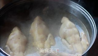 东安鸡的做法步骤：1