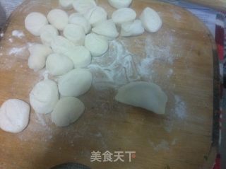 鲜蘑猪肉水饺的做法步骤：16