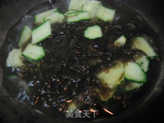 清香晚餐——黄瓜片紫菜汤的做法步骤：3