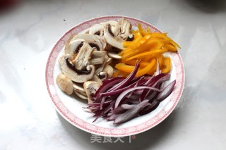 快乐DIY——鸡肉披萨的做法步骤：4
