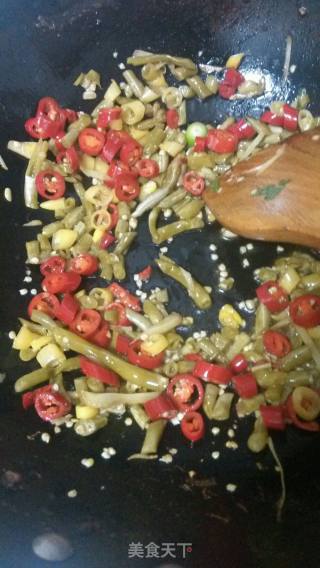 酸辣鸡杂的做法步骤：2
