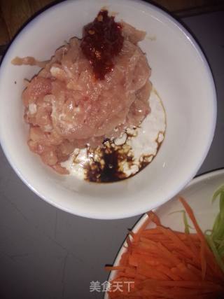 五彩炒肉丝的做法步骤：3