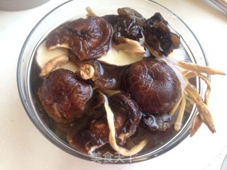 打卤面的做法步骤：1