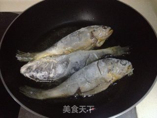 酱炖小黄鱼的做法步骤：4