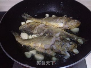 酱炖小黄鱼的做法步骤：5