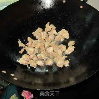 红萝卜炒鸡丁的做法步骤：4