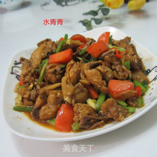 红萝卜炒鸡丁的做法步骤：10