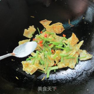 芹菜炒蛋的做法步骤：5
