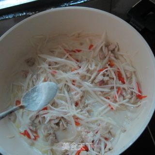 白萝卜丝炒肉的做法步骤：5