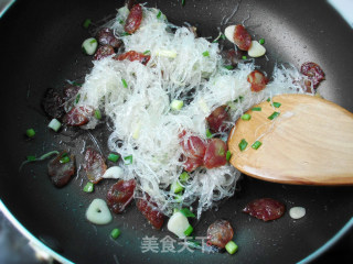 铁板腊肠粉丝的做法步骤：7