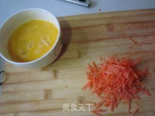 五彩芹菜叶饼的做法步骤：2